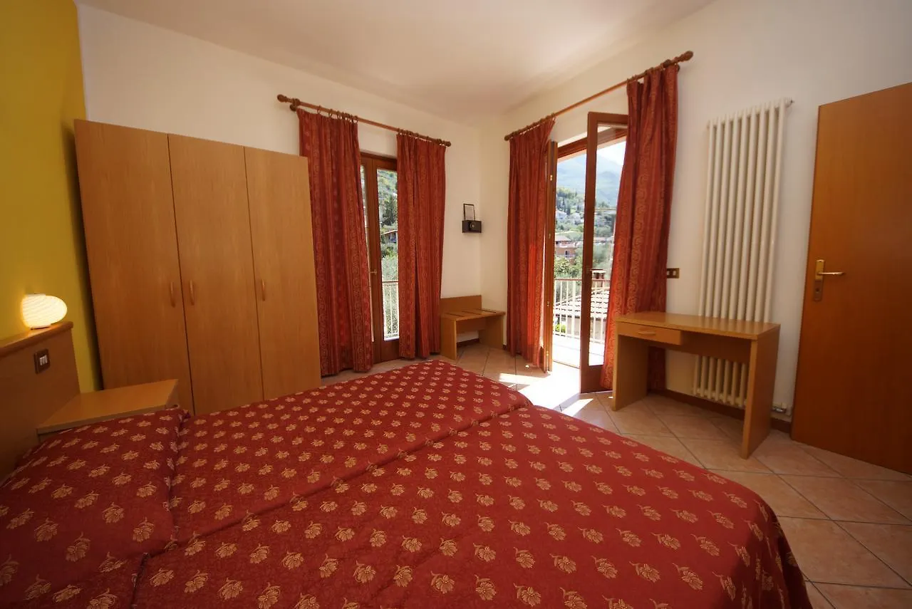 Hotel Alpi Мальчезине 3*,