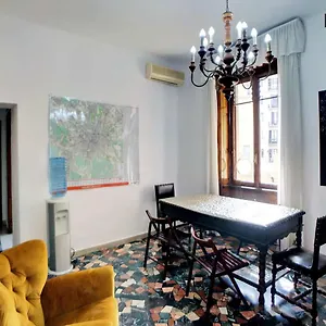 Center 5*, Milano Italia