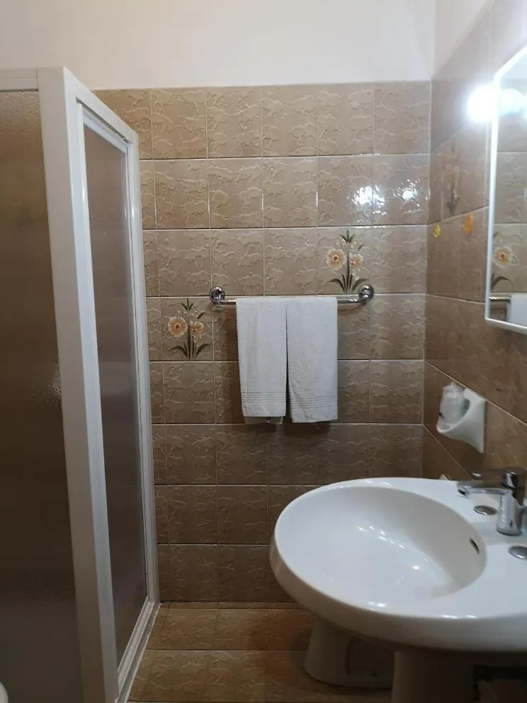 Hotel Alpi Malcesine 3*,