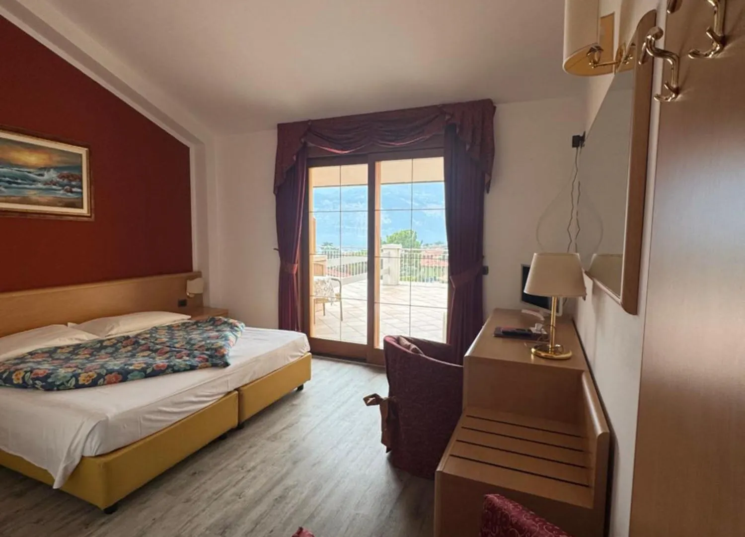 Hotel Alpi Malcesine 3*,