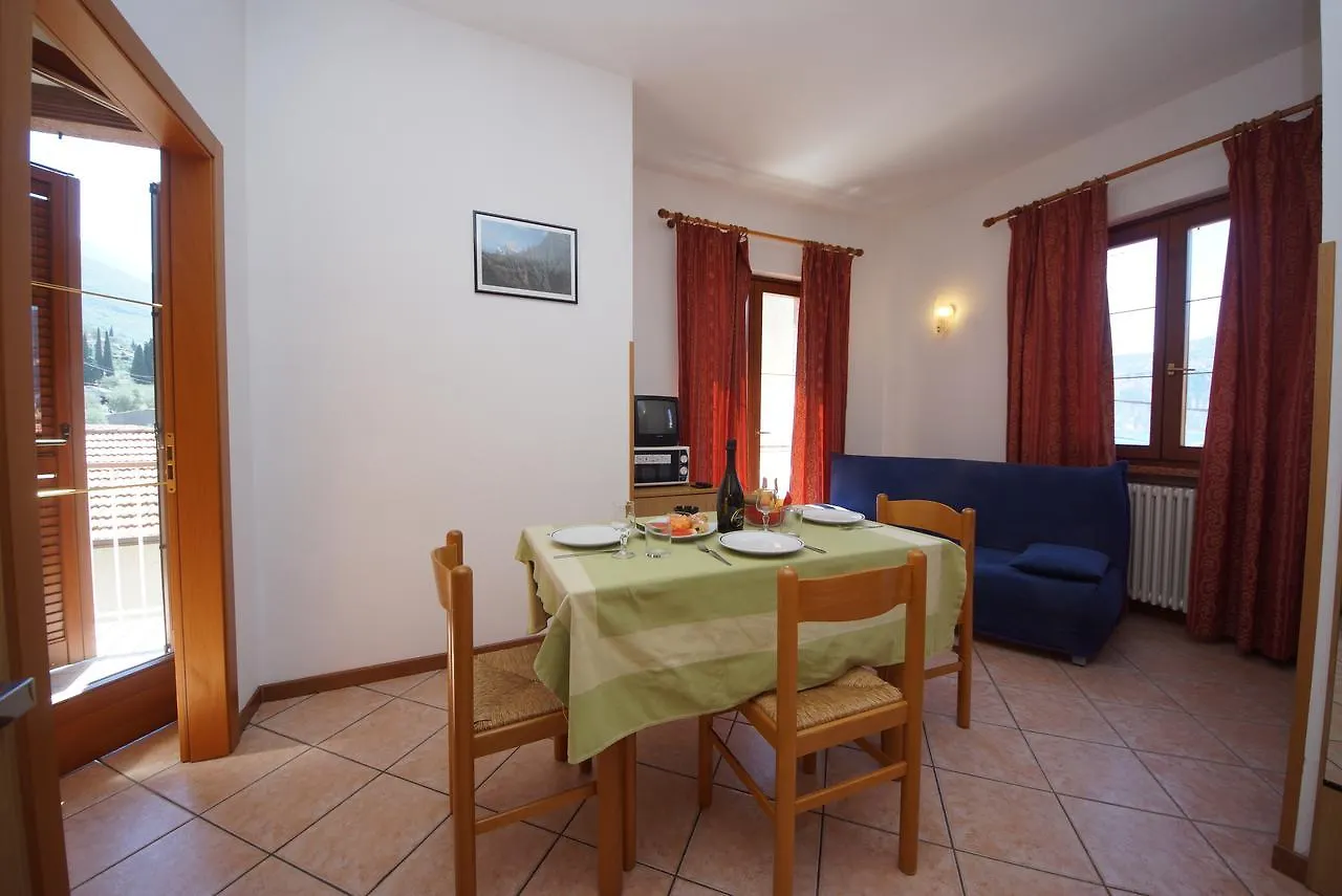 Hotel Alpi Мальчезине